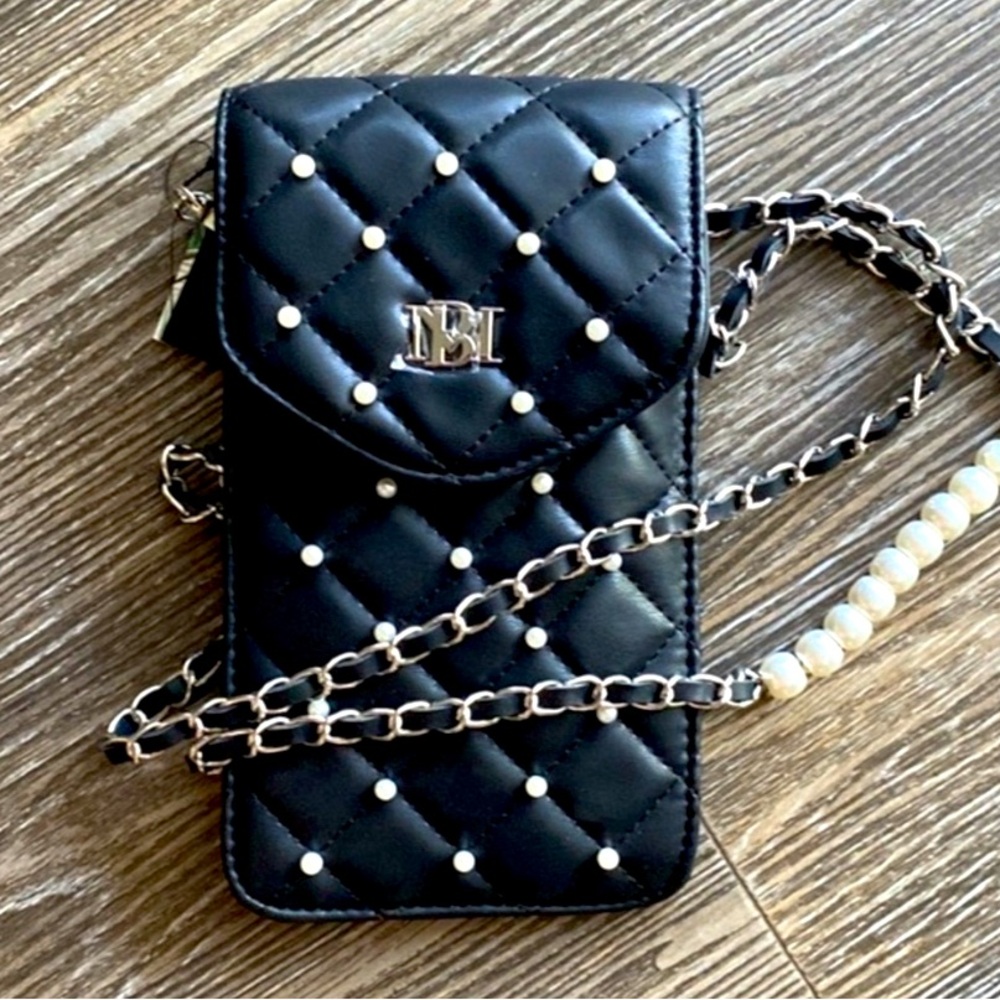 Badgley Mischka Black Quilted Vegan Leather Phone Holder Crossbody Bag